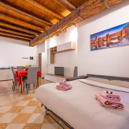 Arena Suite Mazzini Verona Centro 2 Apartment *