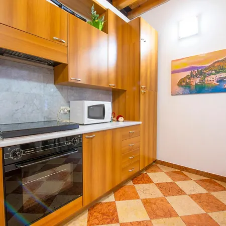 Arena Suite Mazzini Verona Centro 2 Apartment